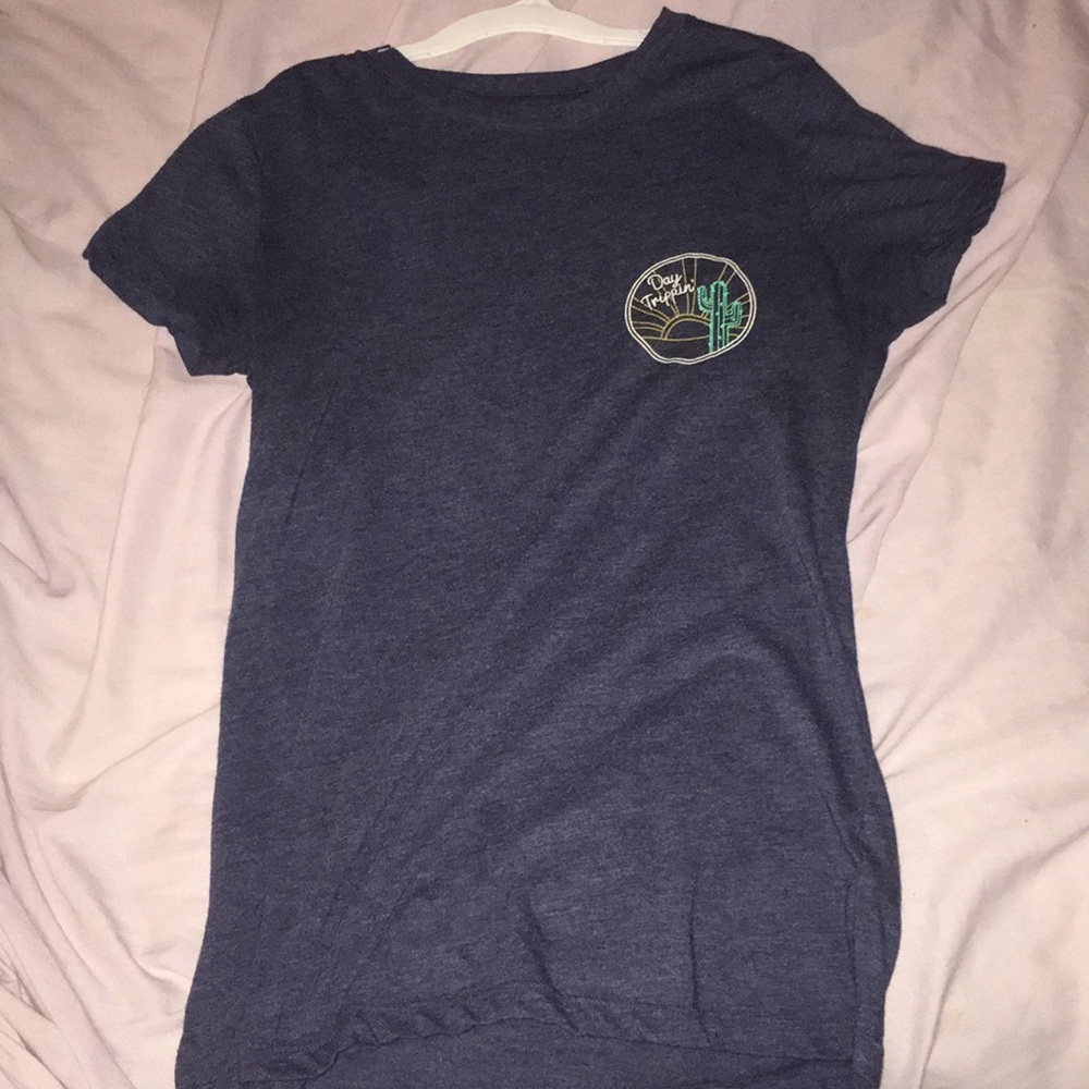 Aeropostale “ Day Trippin’ “ T-Shirt